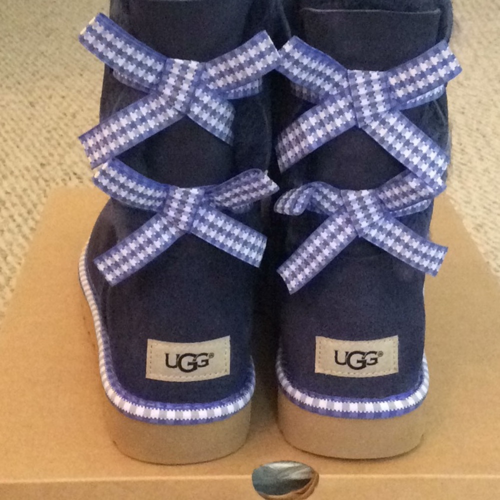 π Authentic UGG blue bailey bow boots- size 9 - Picture 8 of 8